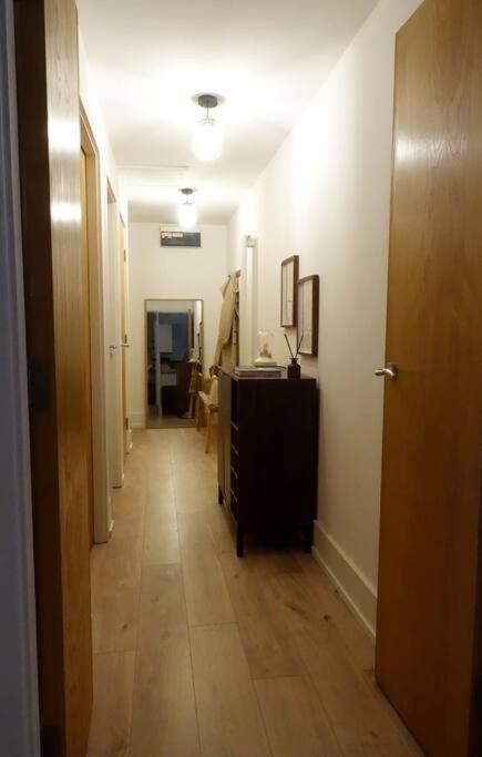 Stylish City-Centre Apartment With Balcony Liverpool Exterior foto