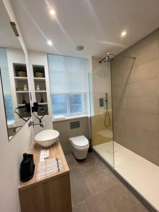 Stylish City-Centre Apartment With Balcony Liverpool Exterior foto