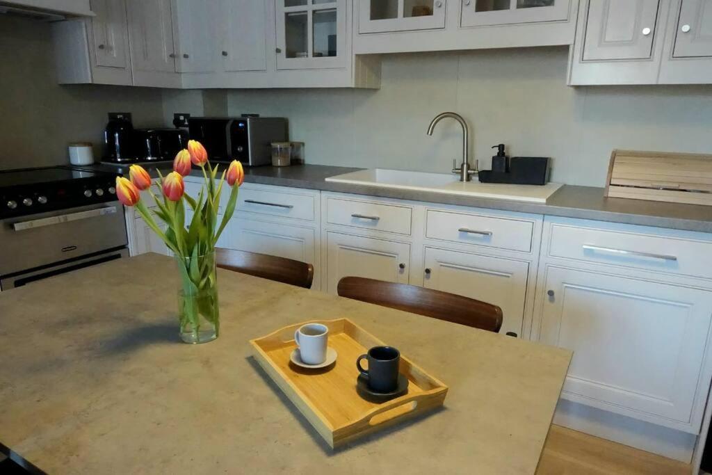 Stylish City-Centre Apartment With Balcony Liverpool Exterior foto